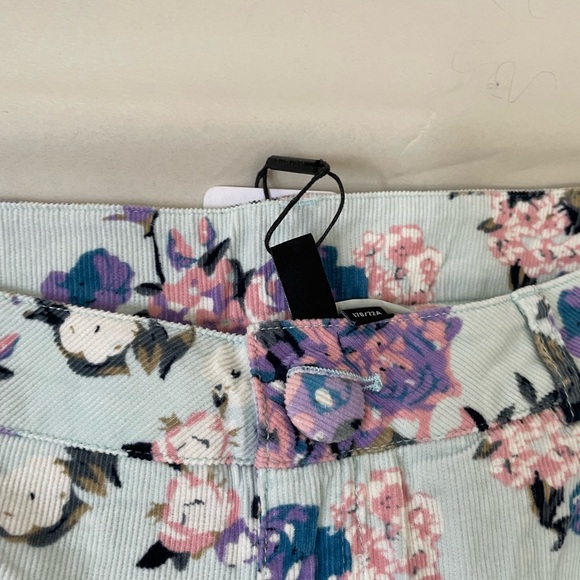 Vero fashion women’s floral shorts size M - Picture 4 of 12